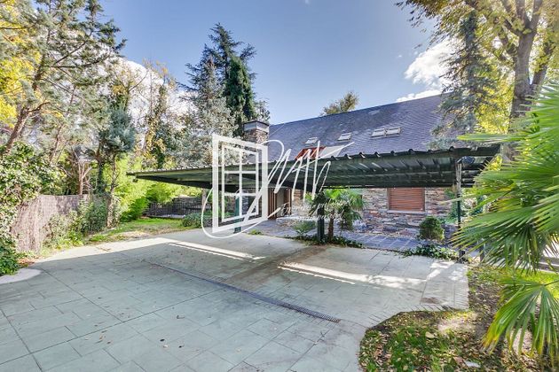 Foto 2 de Chalet en venta en Ciudad Universitaria de 6 habitaciones con terraza y piscina