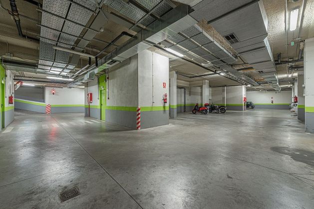 Foto 2 de Garatge en lloguer a Opañel de 13 m²