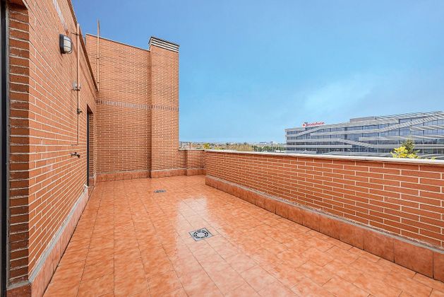 Foto 2 de Alquiler de ático en Rejas de 4 habitaciones con terraza y piscina