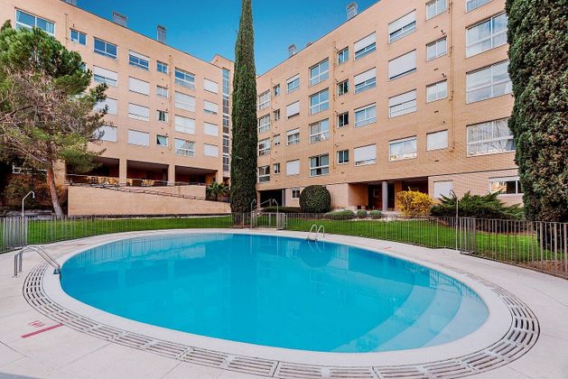 Foto 1 de Alquiler de piso en Piovera - Conde Orgaz de 3 habitaciones con piscina y garaje