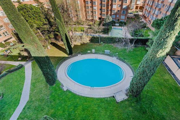 Foto 1 de Alquiler de piso en Piovera - Conde Orgaz de 2 habitaciones con piscina y garaje