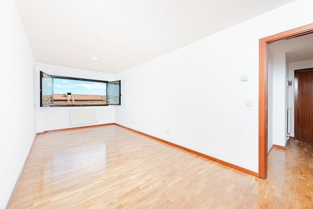 Foto 2 de Alquiler de piso en Rochapea de 2 habitaciones con garaje y balcón