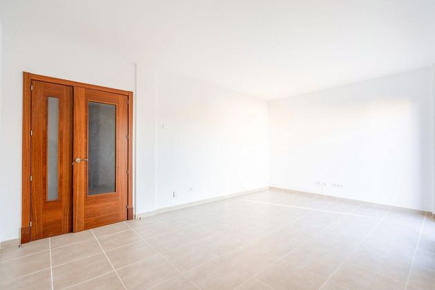 Foto 2 de Piso en alquiler en Establiments - Son Espanyol - Son Sardina de 3 habitaciones con piscina y garaje