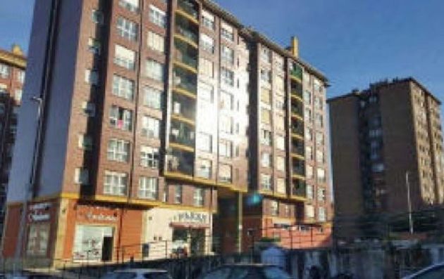 Foto 2 de Piso en venta en Alisal - Cazoña - San Román de 1 habitación con terraza y ascensor