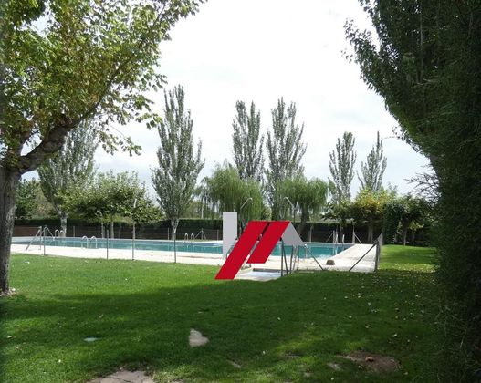 Foto 2 de Dúplex en venda a Guadarrama de 4 habitacions amb terrassa i piscina