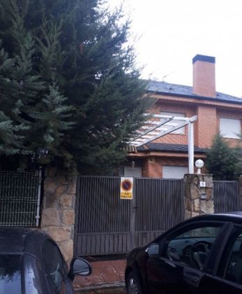 Foto 2 de Casa en venda a Alpedrete de 3 habitacions amb jardí