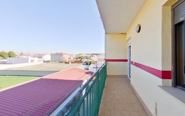 Foto 1 de Venta de piso en Herencia de 3 habitaciones con terraza y garaje