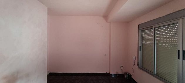 Foto 2 de Casa en venta en Fuenllana de 3 habitaciones con aire acondicionado