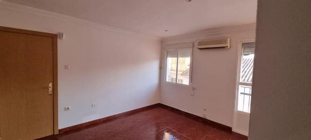 Foto 1 de Piso en venta en Andújar de 3 habitaciones con terraza