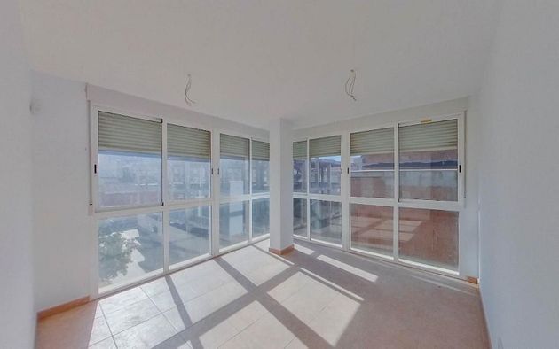 Foto 2 de Venta de piso en La Union Pueblo de 2 habitaciones con terraza y garaje
