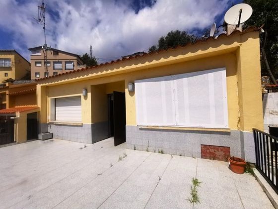 Foto 1 de Casa en venta en Castellet i la Gornal de 3 habitaciones con terraza y garaje