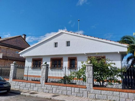 Foto 1 de Casa en venda a Fuente el Saz de Jarama de 8 habitacions amb terrassa i garatge