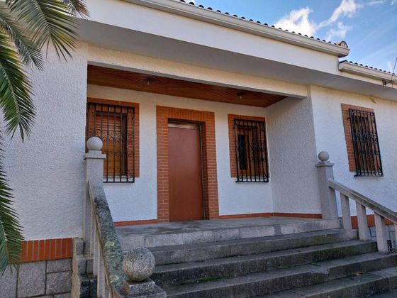 Foto 2 de Casa en venda a Fuente el Saz de Jarama de 8 habitacions amb terrassa i garatge