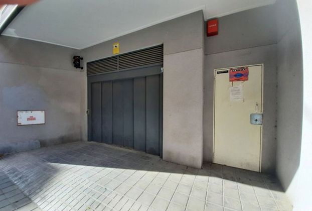 Foto 2 de Garatge en venda a Carolinas Bajas de 8 m²