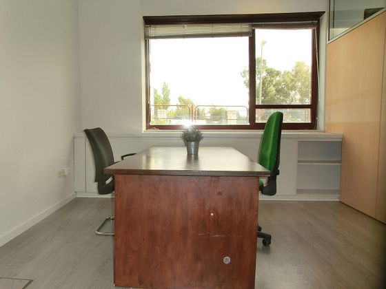Foto 2 de Oficina en venda a calle Sierra de Cazorla amb garatge i aire acondicionat