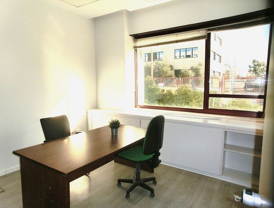 Foto 1 de Oficina en venda a calle Sierra de Cazorla amb garatge i aire acondicionat