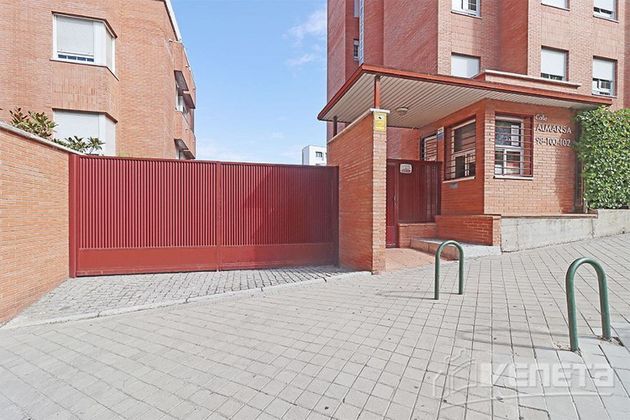 Foto 1 de Garaje en venta en calle Almansa de 13 m²
