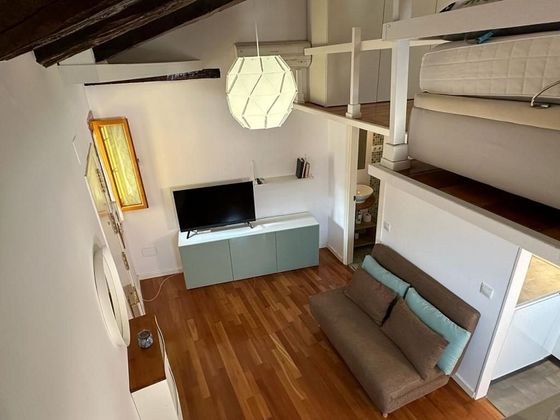 Foto 2 de Dúplex en lloguer a Cortes - Huertas de 1 habitació amb mobles i aire acondicionat