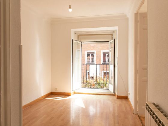 Foto 1 de Alquiler de piso en calle De Fernández de Los Ríos de 1 habitación con balcón y calefacción