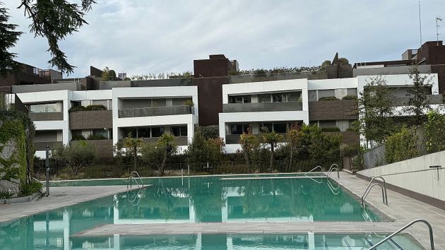 Foto 2 de Piso en alquiler en Somosaguas de 4 habitaciones con terraza y piscina
