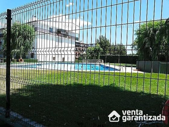 Foto 1 de Pis en venda a Los Negrales de 2 habitacions amb terrassa i piscina