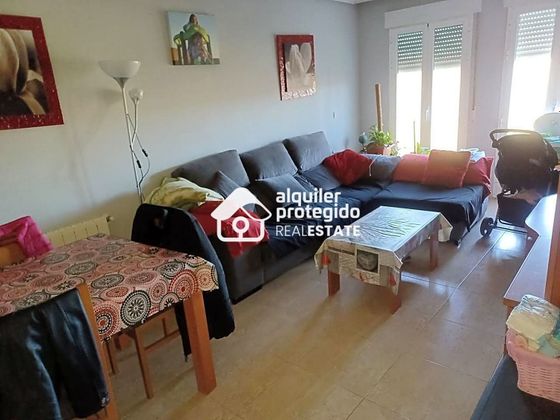 Foto 2 de Pis en venda a calle De Valseca de 2 habitacions amb garatge i balcó