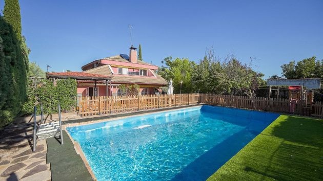 Foto 1 de Xalet en venda a Nuevo Baztán - pueblo de 4 habitacions amb terrassa i piscina