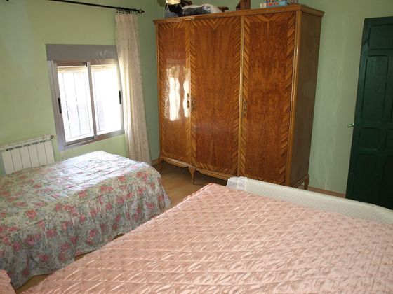 Foto 2 de Venta de casa en Saceda-Trasierra de 4 habitaciones con calefacción