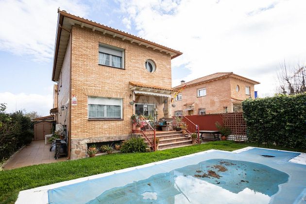 Foto 1 de Casa en venta en Sevilla la Nueva de 4 habitaciones con piscina y garaje
