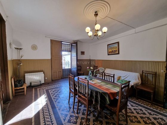 Foto 2 de Casa adosada en venta en Berlanga de Duero de 6 habitaciones con terraza y jardín