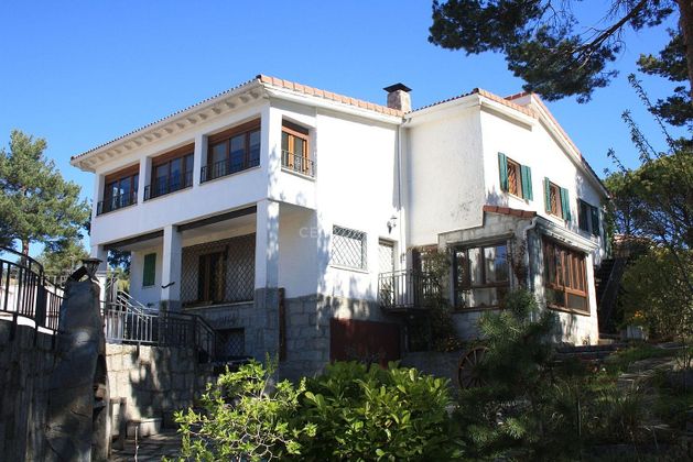 Foto 2 de Casa en venda a Peguerinos de 8 habitacions amb piscina i garatge