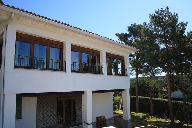 Foto 1 de Casa en venda a Peguerinos de 8 habitacions amb piscina i garatge
