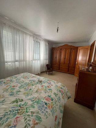 Foto 2 de Venta de casa adosada en Burrero de 5 habitaciones con terraza y aire acondicionado