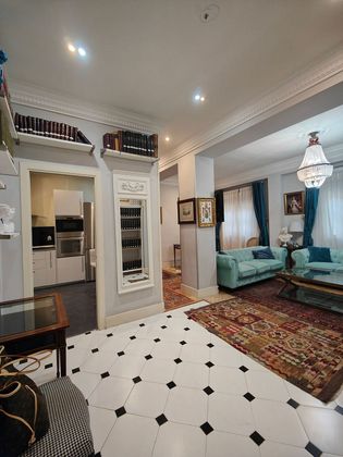 Foto 2 de Piso en alquiler en calle De Serrano de 3 habitaciones con muebles y aire acondicionado