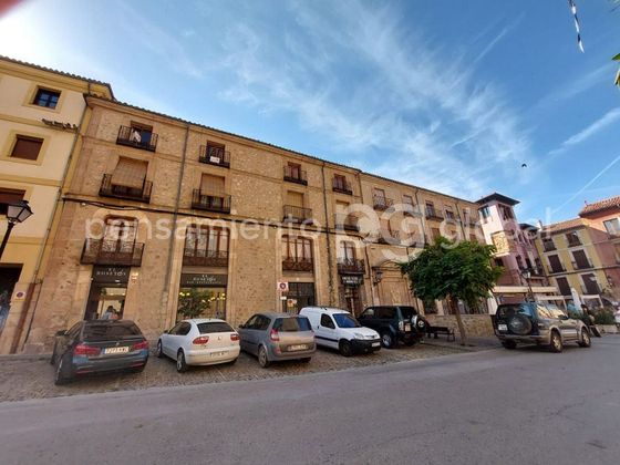 Foto 1 de Pis en venda a plaza Del Obispo Don Bernardo de 4 habitacions amb terrassa i garatge