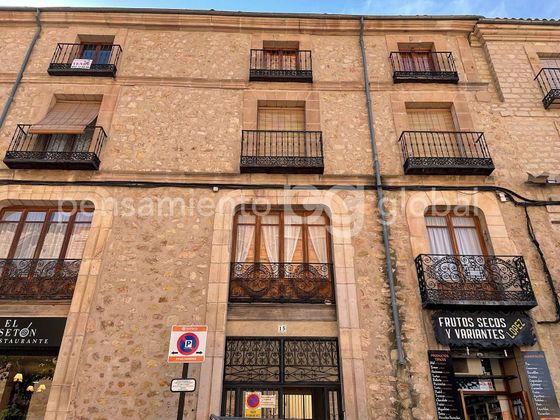 Foto 2 de Pis en venda a plaza Del Obispo Don Bernardo de 4 habitacions amb terrassa i garatge