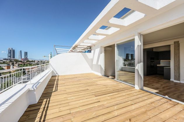 Foto 1 de Àtic en lloguer a Nueva España de 2 habitacions amb terrassa i aire acondicionat
