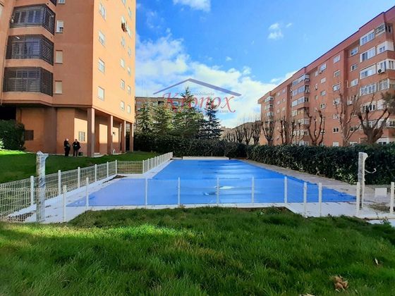Foto 1 de Venta de piso en Santa Eugenia de 3 habitaciones con terraza y piscina