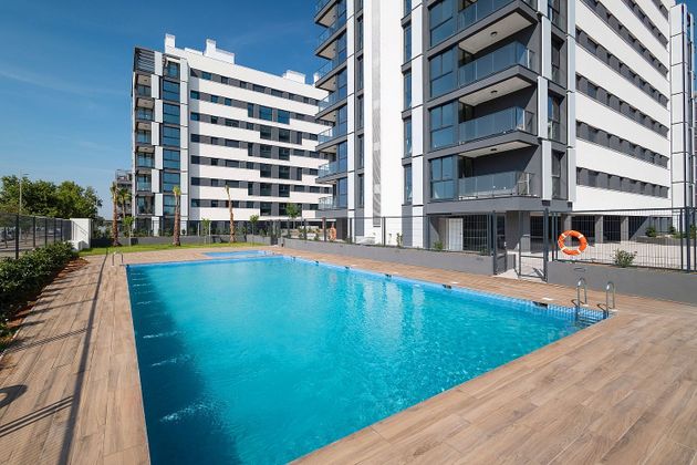 Foto 1 de Pis en venda a avenida De Villa Real de 3 habitacions amb terrassa i piscina