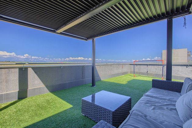 Foto 1 de Àtic en venda a calle Cesar Cort Boti de 4 habitacions amb terrassa i piscina