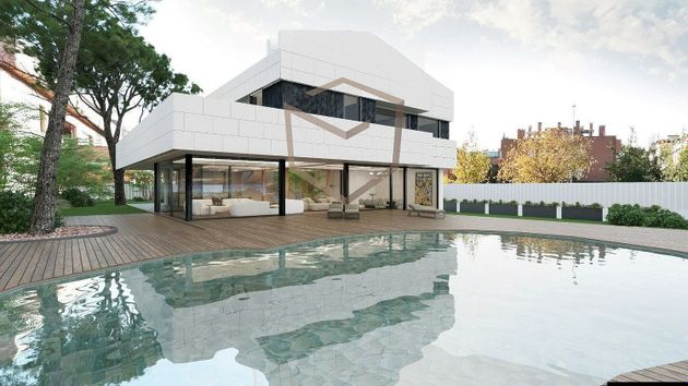 Foto 1 de Venta de chalet en Valdemarín de 6 habitaciones con terraza y piscina