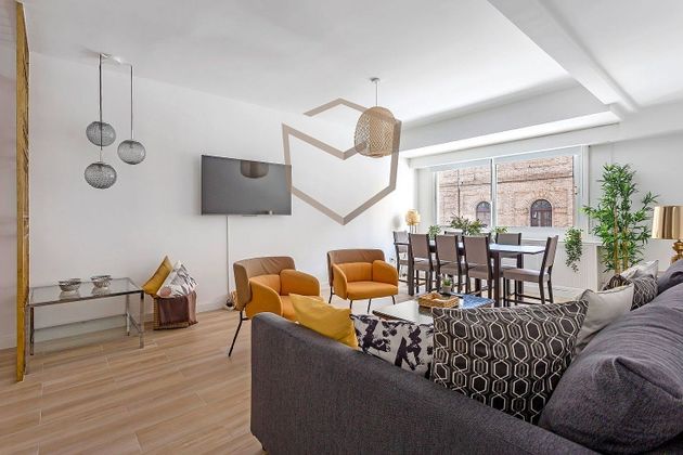 Foto 2 de Pis en lloguer a Nuevos Ministerios - Ríos Rosas de 4 habitacions amb terrassa i mobles