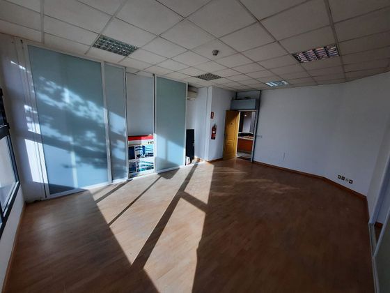 Foto 1 de Oficina en alquiler en Casco Urbano con aire acondicionado