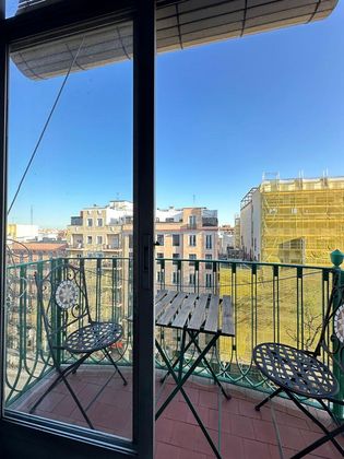 Foto 1 de Piso en venta en calle De Alcalá de 4 habitaciones con terraza y balcón