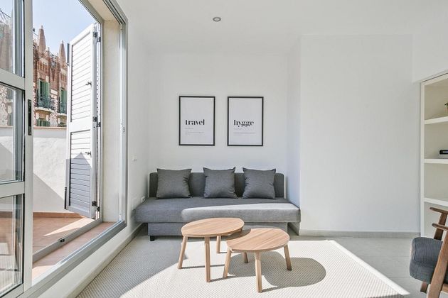 Foto 2 de Àtic en lloguer a Vila de Gràcia de 1 habitació amb terrassa i mobles
