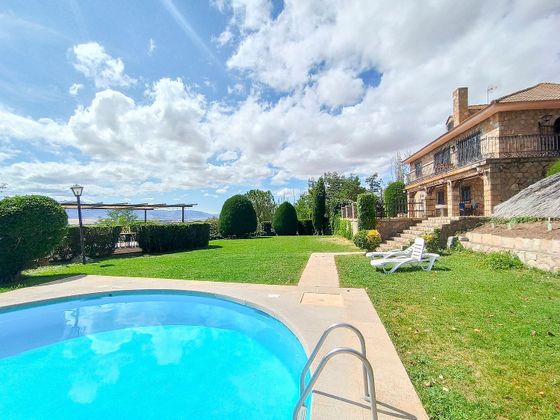 Foto 2 de Xalet en venda a Serrada (La) de 7 habitacions amb terrassa i piscina