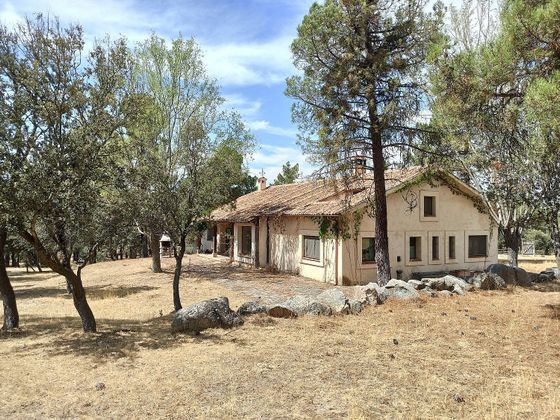 Foto 1 de Casa rural en venda a Muñopedro de 5 habitacions amb terrassa i jardí