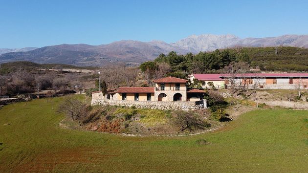 Foto 1 de Casa rural en venda a Arenas de San Pedro de 4 habitacions amb terrassa i jardí