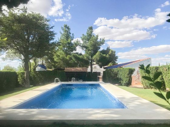 Foto 1 de Casa rural en venda a Quintanar de la Orden de 6 habitacions amb terrassa i piscina