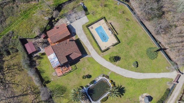 Foto 1 de Casa rural en venda a Candeleda de 3 habitacions amb terrassa i piscina